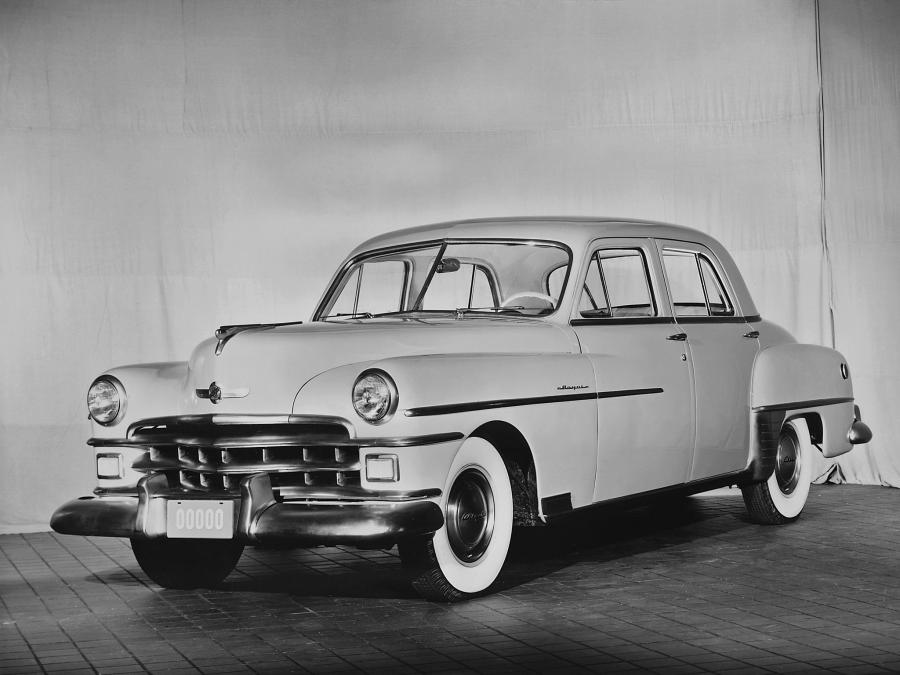  Chrysler Royal 6-Passenger Sedan 1950 года  (фото 1 из 1)